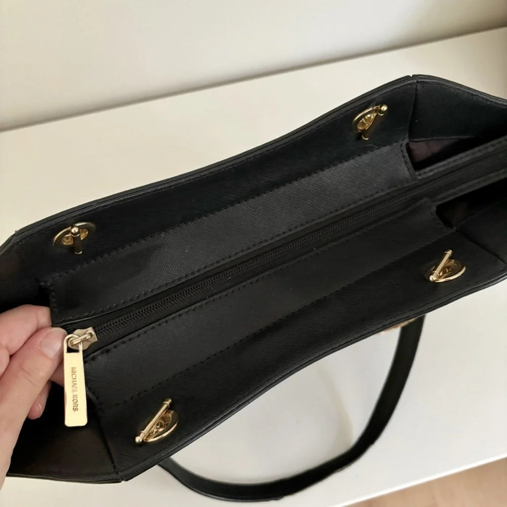 Michael Kors Jet Set Travel Large Saffiano Black Leather Chain Tote Shoulder Bag - Picture 5 of 13